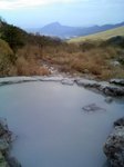 鍋山のどろ湯から高崎山方面を望む